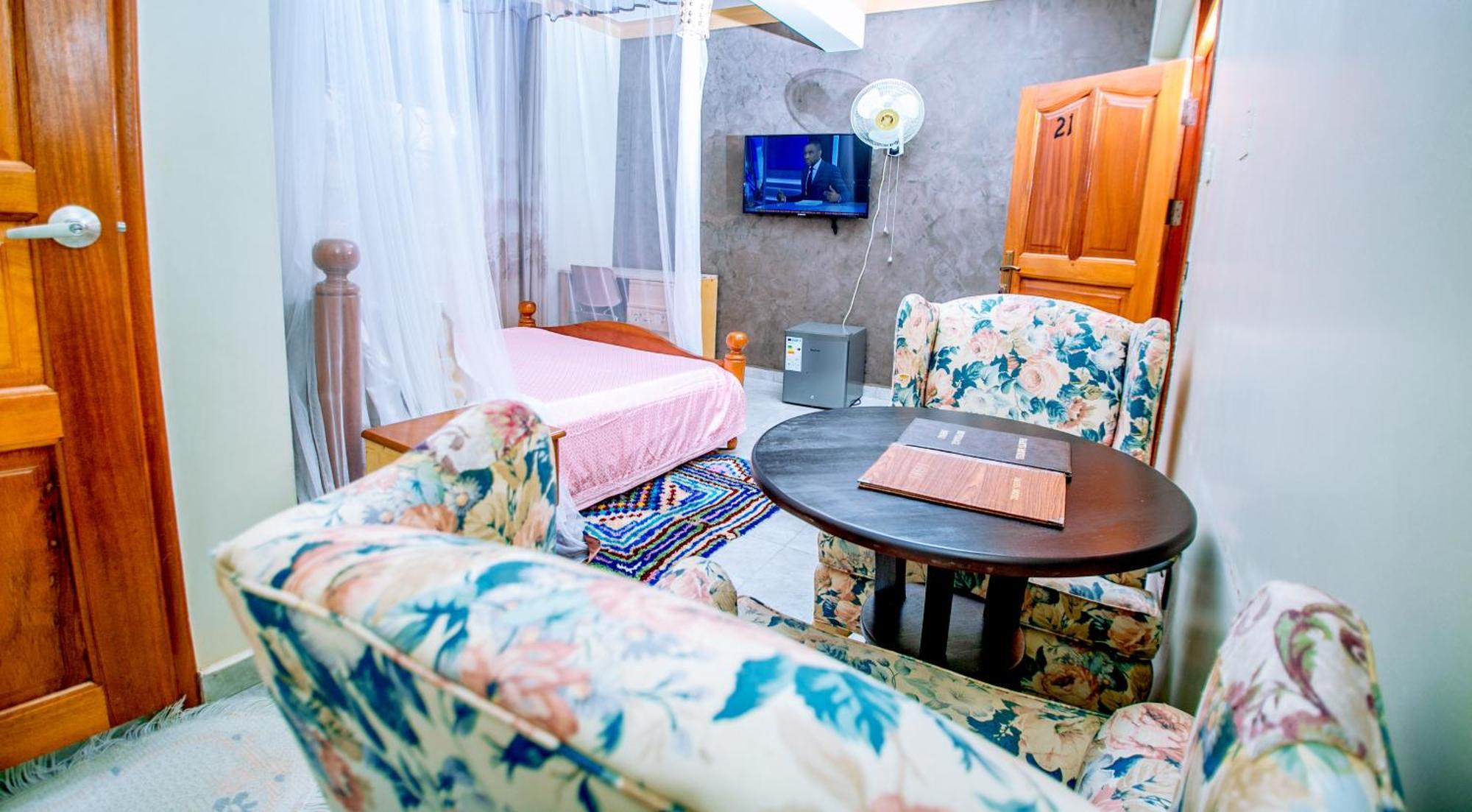 Harts Motel Kampala Extérieur photo