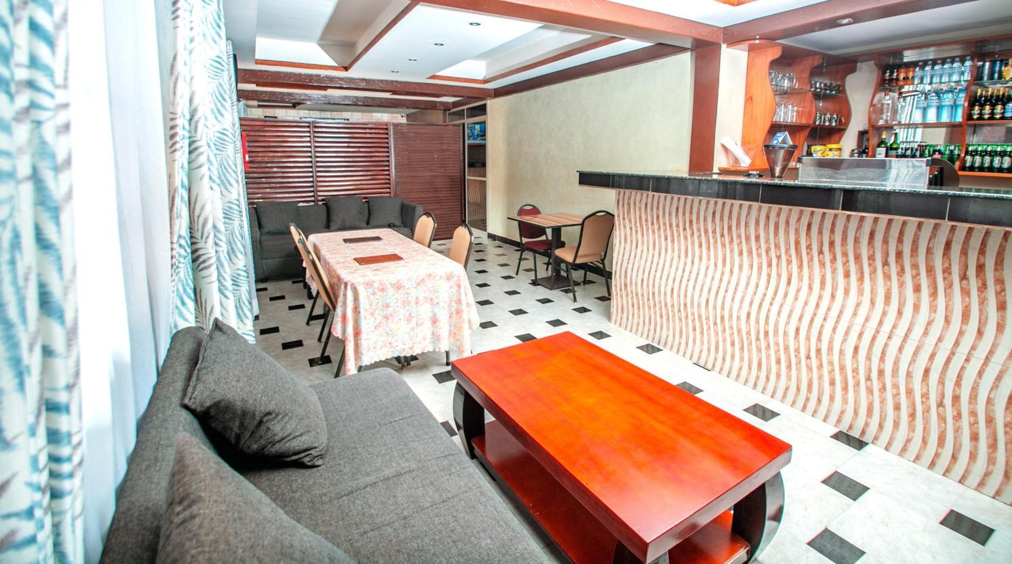 Harts Motel Kampala Extérieur photo